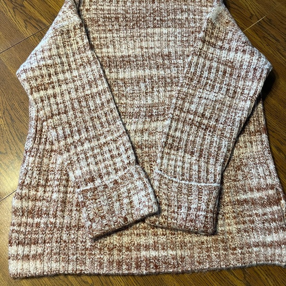 Old Navy Mock Neck Rib Knit Tunic Sweater - Picture 4 of 7